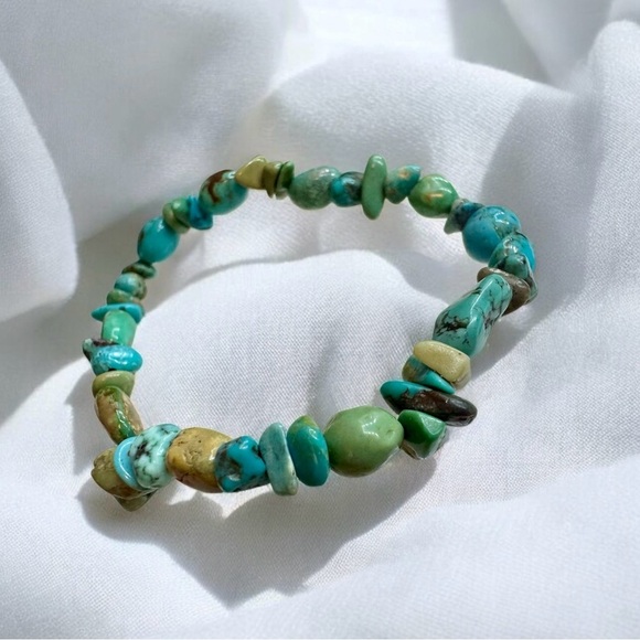 Turquoise Nugget Stretch Bracelet - Picture 4 of 10